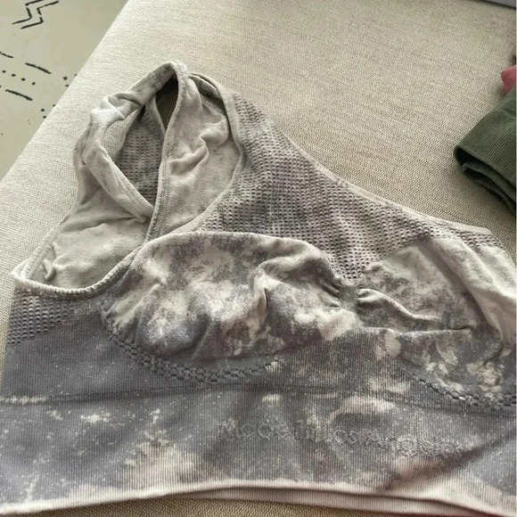 Avocado One-shoulder Sports Bra - Picture 2 of 2